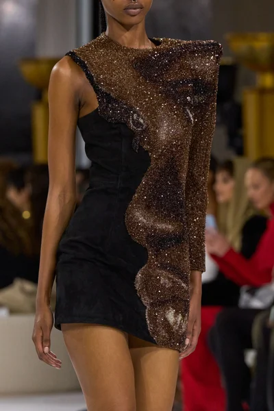 Look 11